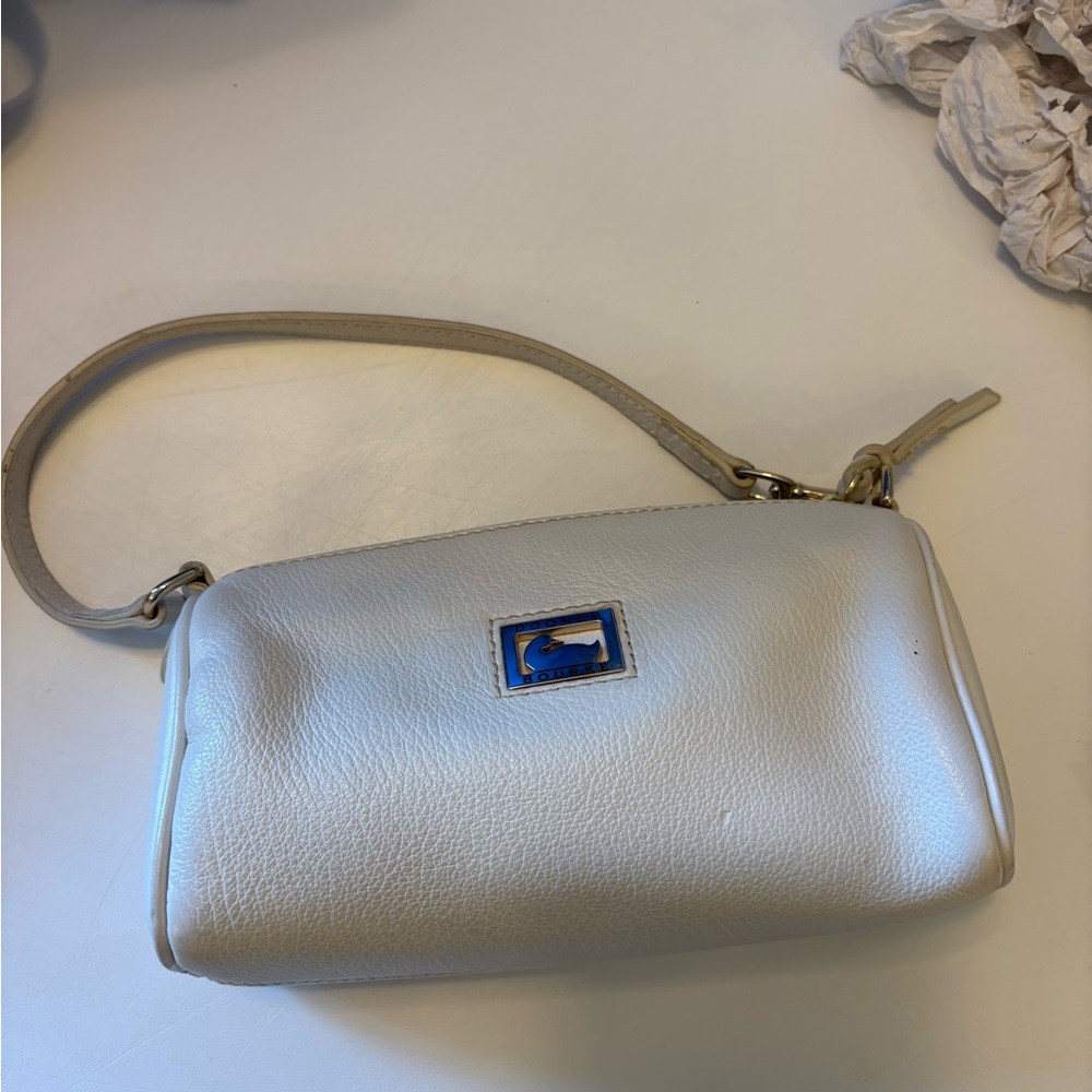 Elegant Cream Leather Shoulder Bag